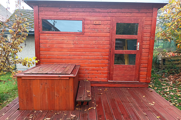 Je to finská sauna i když ji máme na zahradě v Čechách?